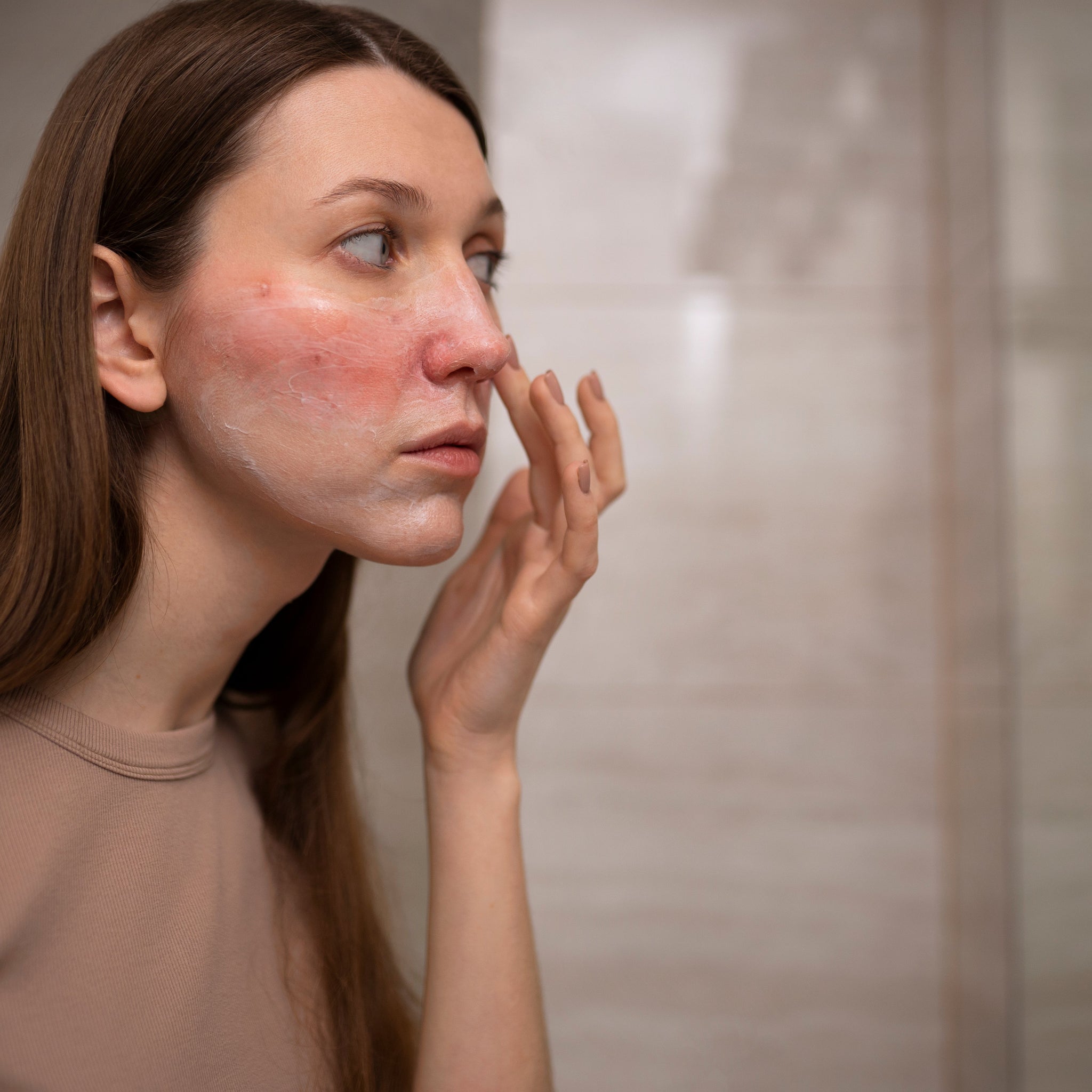 Uneven Skin Tone: Causes and Natural Solutions for a Radiant Complexion in 2025